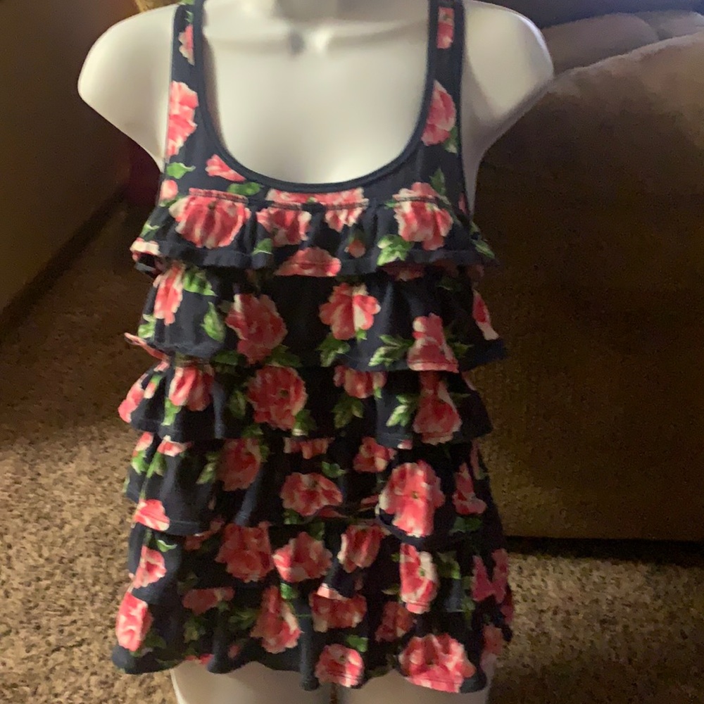 Hollister ruffled tank sz Medium